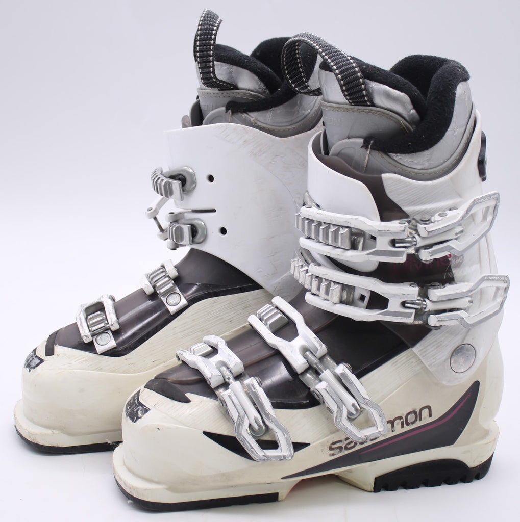 salomon divine 65 ski boots Sense 80 HV GW Mens Closures and Durability The boots are equipped with four sturdy buckles and a wide 35 mm strap Salomon S/Pro Alpha 80 GW